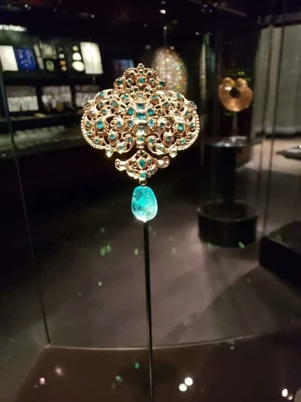 Jewelry Collection at Victoria Albert Museum