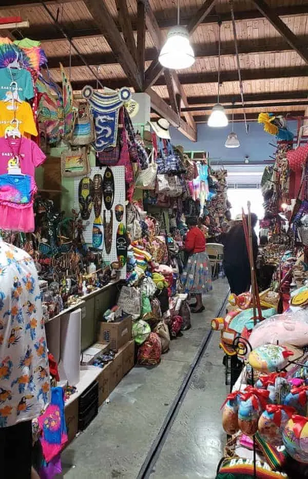 Nassau Straw Market Shopping