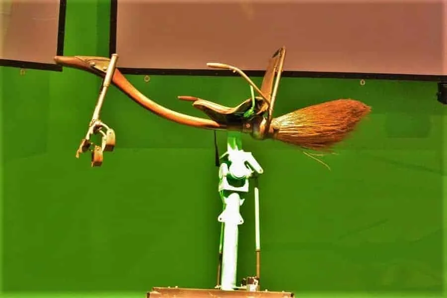 Fly Harry Potter Broomstick with Green Screen