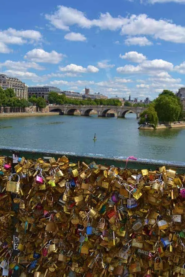 Pontes de Art Bridge in Paris