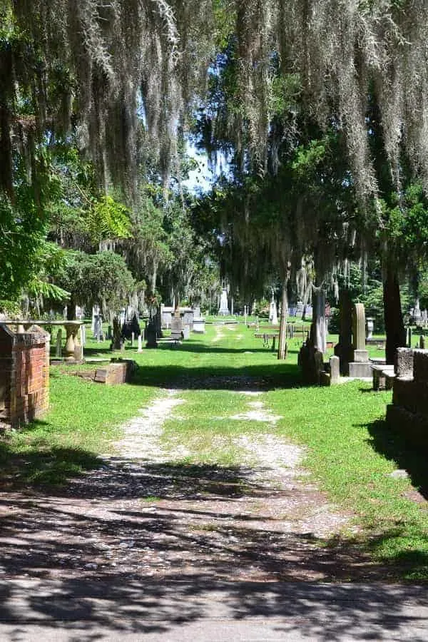 New Bern's Cedar Grove Cemetery