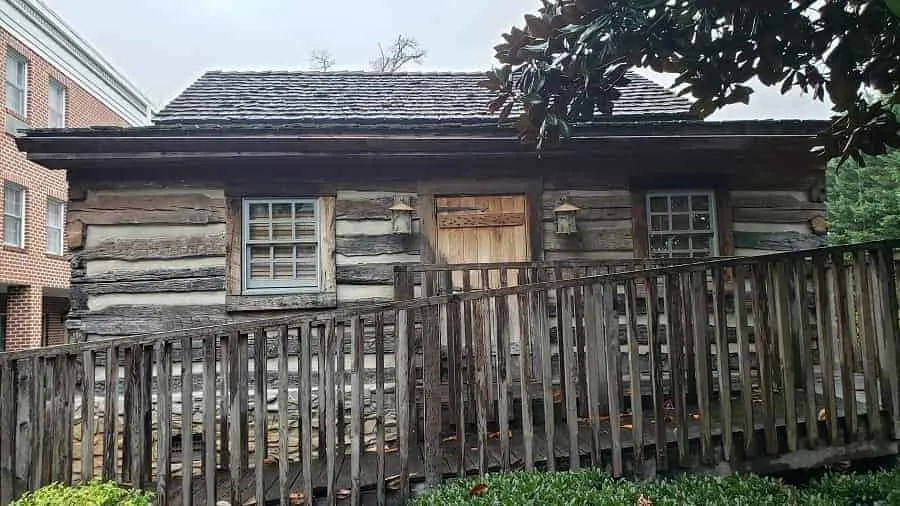 Hampton Inn Cabin in Lexington