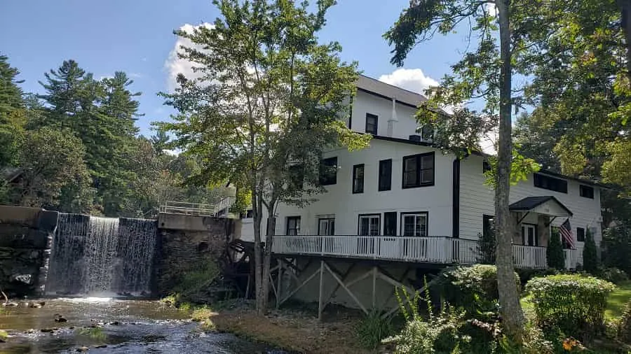 Flat Rock Mill House Lodge