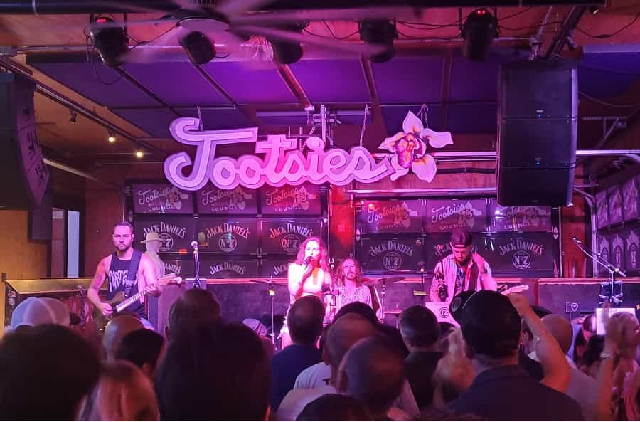 Tootsies Nashville Inside